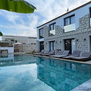 Trina Talles - Luxury Design Adult Only Otel